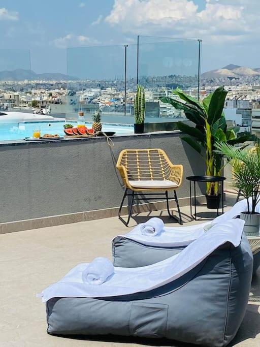 New 2Bd Aprt With Shared Rooftop Pool D3 เอเธนส์ ภายนอก รูปภาพ